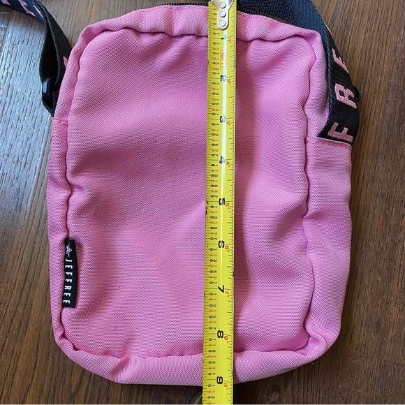 Jeffree Star Cosmetics Hot Pink Side Bag Crossbody Makeup Black Adjustable Strap - Picture 8 of 10